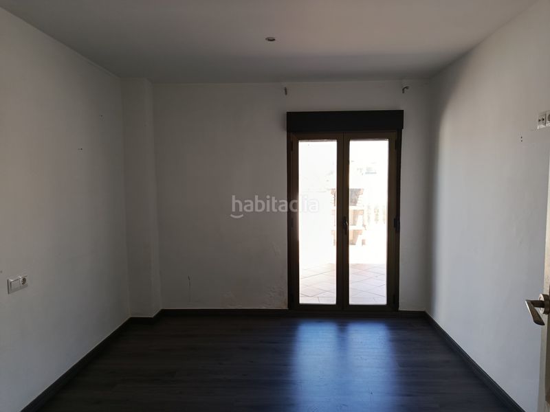 Foto a599bba5-3444-4ad6-b311-4550cbbf331a. Casa adossada amb xemeneia aparcament a Moraleda de Zafayona