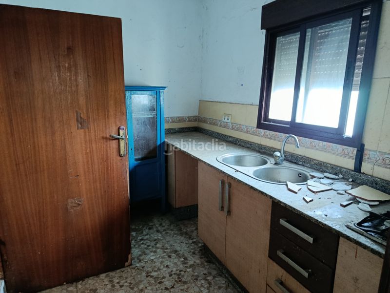 Foto 4d562fce-ee91-47f4-a763-427208b62971. Masia a calle almacaber 17 a Zújar