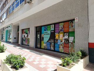 Local Comercial a Calle sos del rey católico 4. Local amplio y luminoso con salida a dos calles.