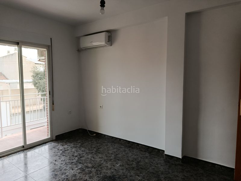 Foto 5a7eaa5f-87d9-4f3e-851b-75be3d8cf61d. Lloguer pis amb calefacció a Atarfe