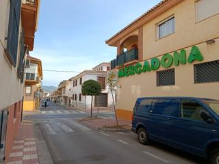 Edifici a San Antón. Edificio con tres viviendas, local comercial y garaje en el cent