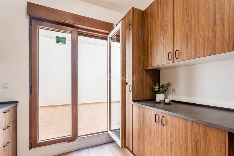 Foto d86e0522-3dd4-4a3c-808f-6c1dd1b0995b. Planta baja  única , junto al parque alborgí en Paterna