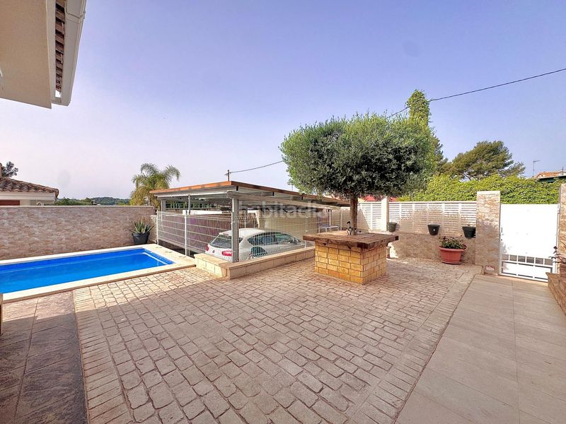 Foto 845190b0-bd88-48c7-b4a2-cbdd0ec64036. Casa aparellada amb aparcament piscina a Monserrat