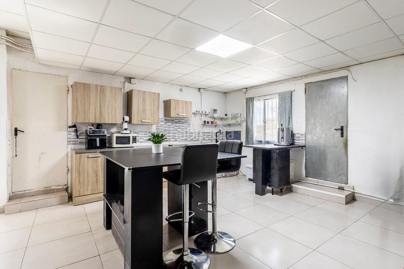Foto a0255e0c-0de4-4d7e-82b0-543c590fbbf8. Casa amb aparcament a Fortaleny