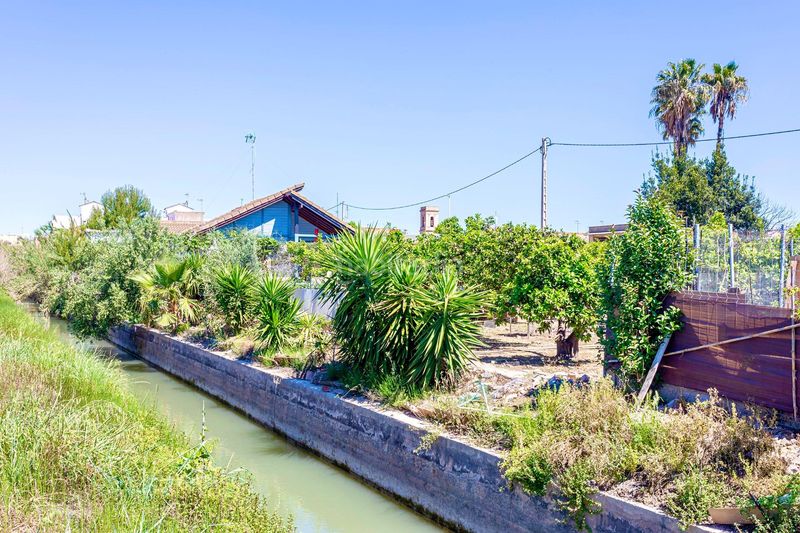 Foto d64d4324-efaa-49a0-bcb5-9d62742cdb30. Casa amb aparcament a Fortaleny