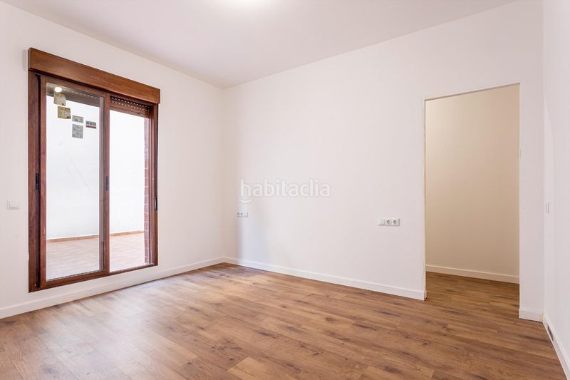 Foto 3d7c5c33-aa73-40da-a840-7b226ef26c6e. Local comercial a El Alborgí Paterna