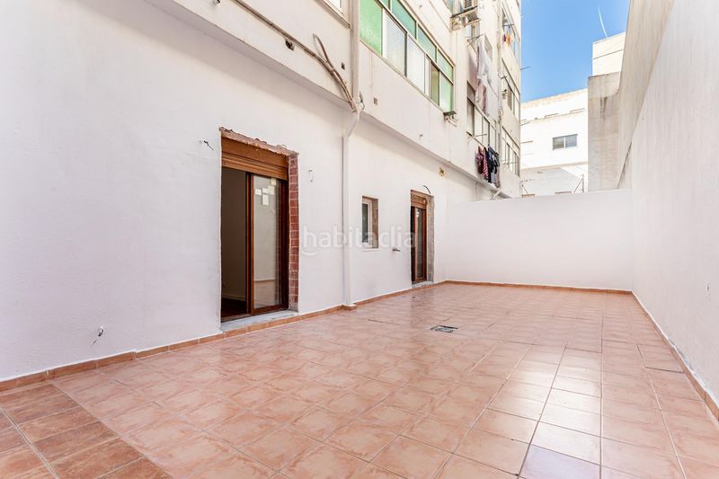 Foto 5dbd1e82-12de-46e7-a51b-0a27d6341c87. Local comercial a El Alborgí Paterna