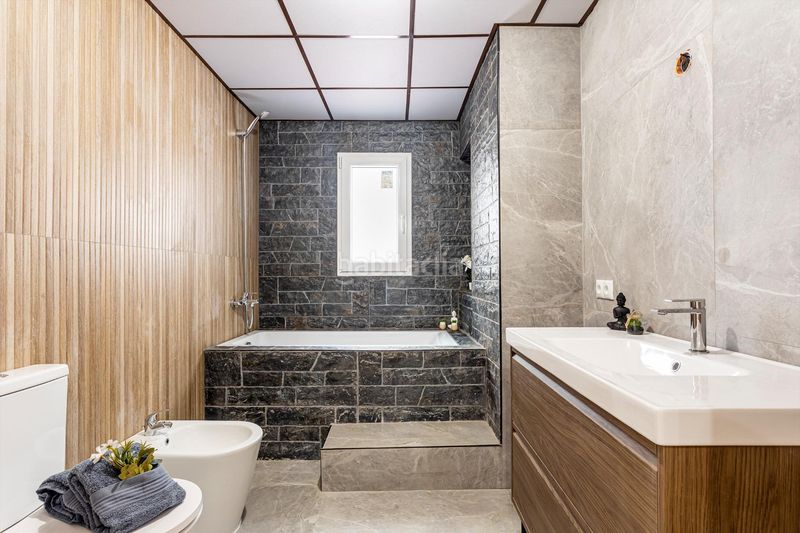 Foto d09975f9-e759-421e-b3d4-bba1eb94a71b. Local comercial a El Alborgí Paterna