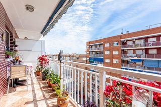 Appartamento  Calle vicente aleixandre. Tu refugio perfecto en silla espacio, luz natural y vistas infin