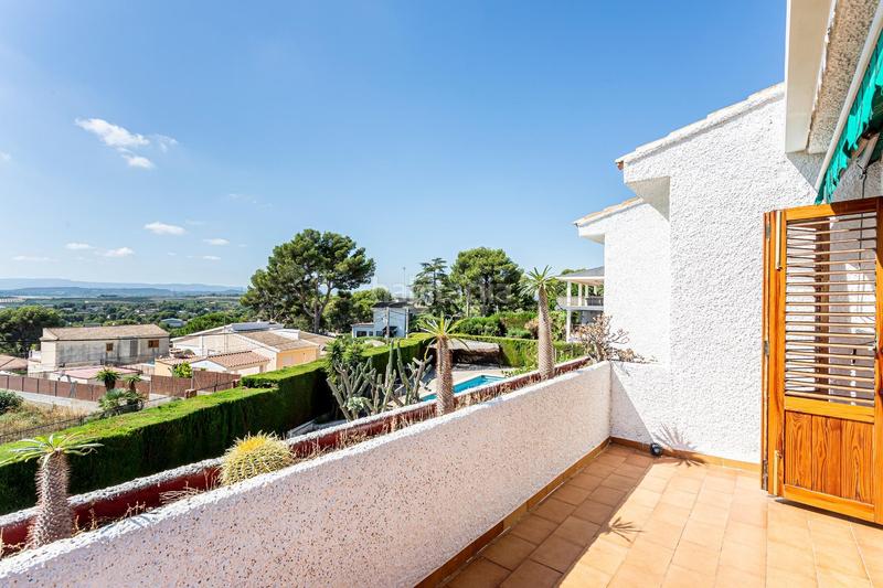 Foto 1e03038a-a04b-4024-bdec-644533e4c9d6. Xalet amb aparcament a Cumbres de Calicanto Torrent