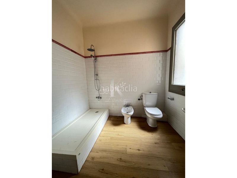 Foto d68e2d5f-738a-4041-94cd-43b5e0e4e23c. Pis a Dreta de l´Eixample Barcelona