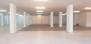 Local Comercial en Avenida de los menceyes 231. Gran local en venta avenida de los menceyes