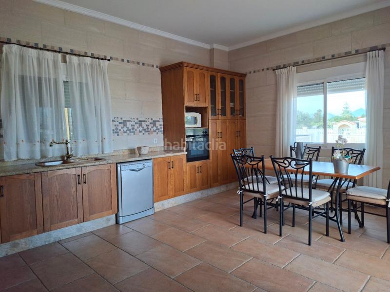 Foto c251dc51-c3a4-496c-9e51-564a52fef44a. Chalet con riscaldamento parcheggio piscina in Oliva playa Oliva