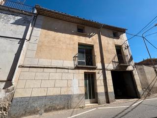 Casa a Carrer de la banya 3. Casa independiente - gran oportunidad para inversores
