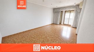 Pis  Carrer vicente blasco ibáñez. Amplia vivienda en pleno vicente blasco ibañez