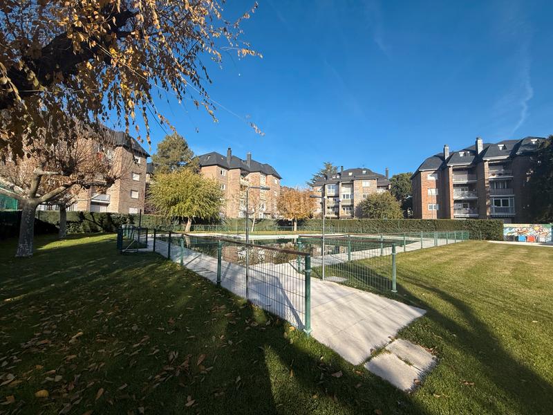 Foto efe46a21-a935-4f71-a133-4f89de8a4c37. Rent flat with heating pool in Guadarrama