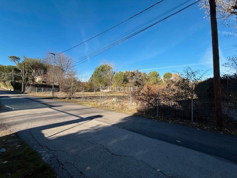 Foto 04c99924-74cb-4f5d-a638-3a1a243a2052. Residential plot in Guadarrama