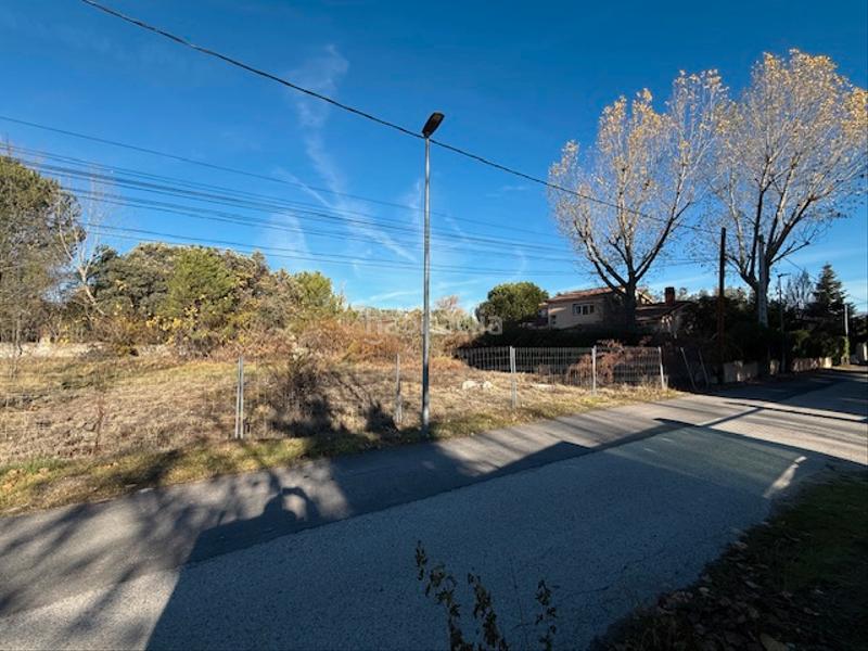 Foto b4d88d04-122f-4fb2-8f3f-97225b4656d7. Residential plot in Guadarrama