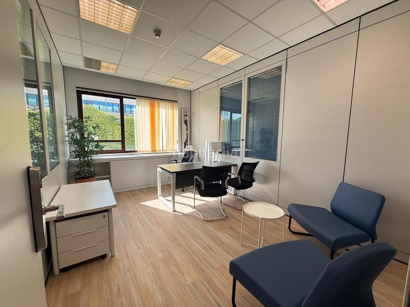 Foto 9c545460-ef96-4c61-a027-4ea25ac456c6. Alquiler oficina en calle rosa de lima 1 alquiler de oficinas en Rozas de Madrid (Las)