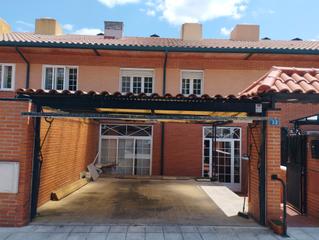 Chalet  Calle luarca. Venta nuda propiedad