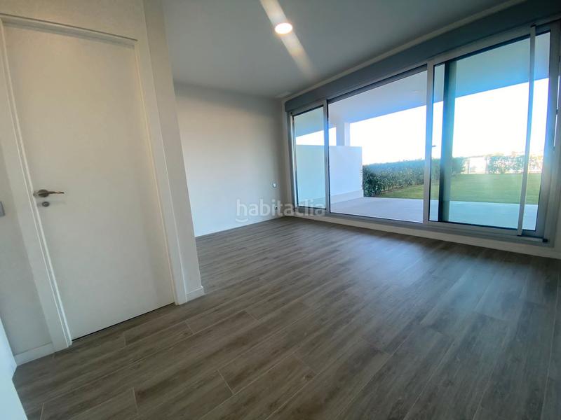 Foto 3085afbf-8753-4533-9637-fafe8a0e522e. Alquiler piso ?? oportunidad de alquiler – exclusivo piso en la mirage, ?? en Estepona