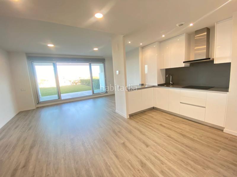 Foto 8b117318-47d9-49ef-a0c9-e335e6cfe82e. Alquiler piso ?? oportunidad de alquiler – exclusivo piso en la mirage, ?? en Estepona