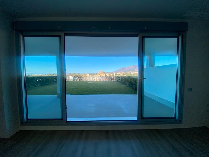 Foto 124dbd3d-d8d8-4ac9-848e-7426e14a187d. Miete etagenwohnung mit heizung parking pool in Centro Estepona