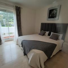 Apartament a Sierra de Estepona - Avda. de Andalucía. Oportunidad atico en valle romano