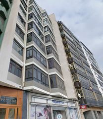 Apartament a calle león y castillo 375