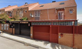 Casa adosada en Calle higuera 36. Adosada en móstoles