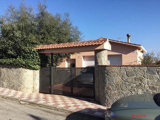 Casa a Carrer josep llimona 6. Chalet en esparreguera