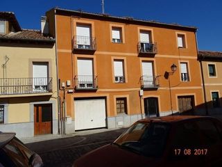 Etagenwohnung in Calle del puente de san lorenzo 27. Piso en segovia
