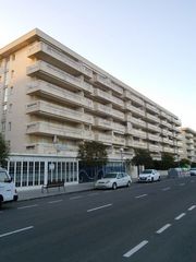 Pis  Carrer d'amadeu vives 42. Piso en vilaseca