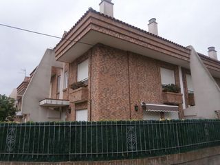 Casa adossada  Calle ricardo cangas 14. Adosada en ribadesella