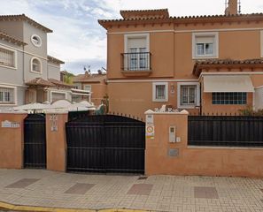 Casa  Calle antonio moya 8. Casa en torremolinos
