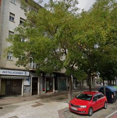 Pis a Avenida del obispo quesada 6. Piso en segovia