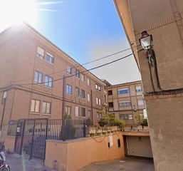 Pis a Calle santa catalina. Piso en segovia