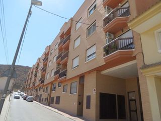 Pis a Calle enrique tierno galván 18. Planta baja en murcia