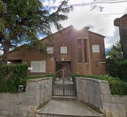 House  Carrer liles 4. Chalet en cambrils
