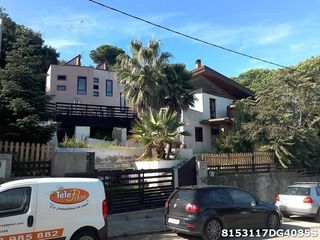 Maison à Avinguda del maresme 32. Chalet en la roca del vallès
