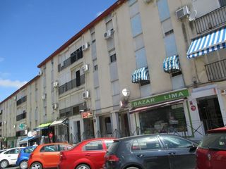 Pis  Calle lima 4. Piso en huelva