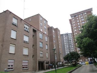 Flat  Calle puerto de leitariegos 10. Piso en gijón