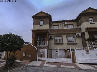 Casa a schiera in Camino la viñuela 22. Adosada en atarfe