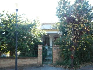 Chalet  Calle la noria 26. Chalet en tomares