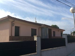 Chalet  Carrer maestro serrano 2. Chalet en calafell