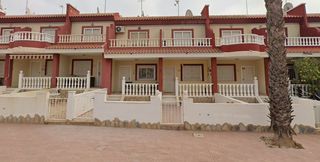Casa adossada a Avenida de Málaga 37