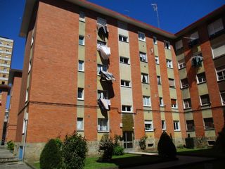 Flat in Calle del bierzo 15. Piso en gijón