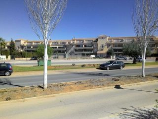 Erdgeschoss  Avinguda mila reial 137. Bajo en betera