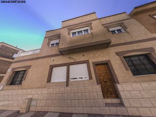 Casa a Calle alquife 12. Casa en roquetas de mar