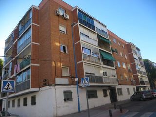 Pis a Calle río segura 8. Piso en leganés